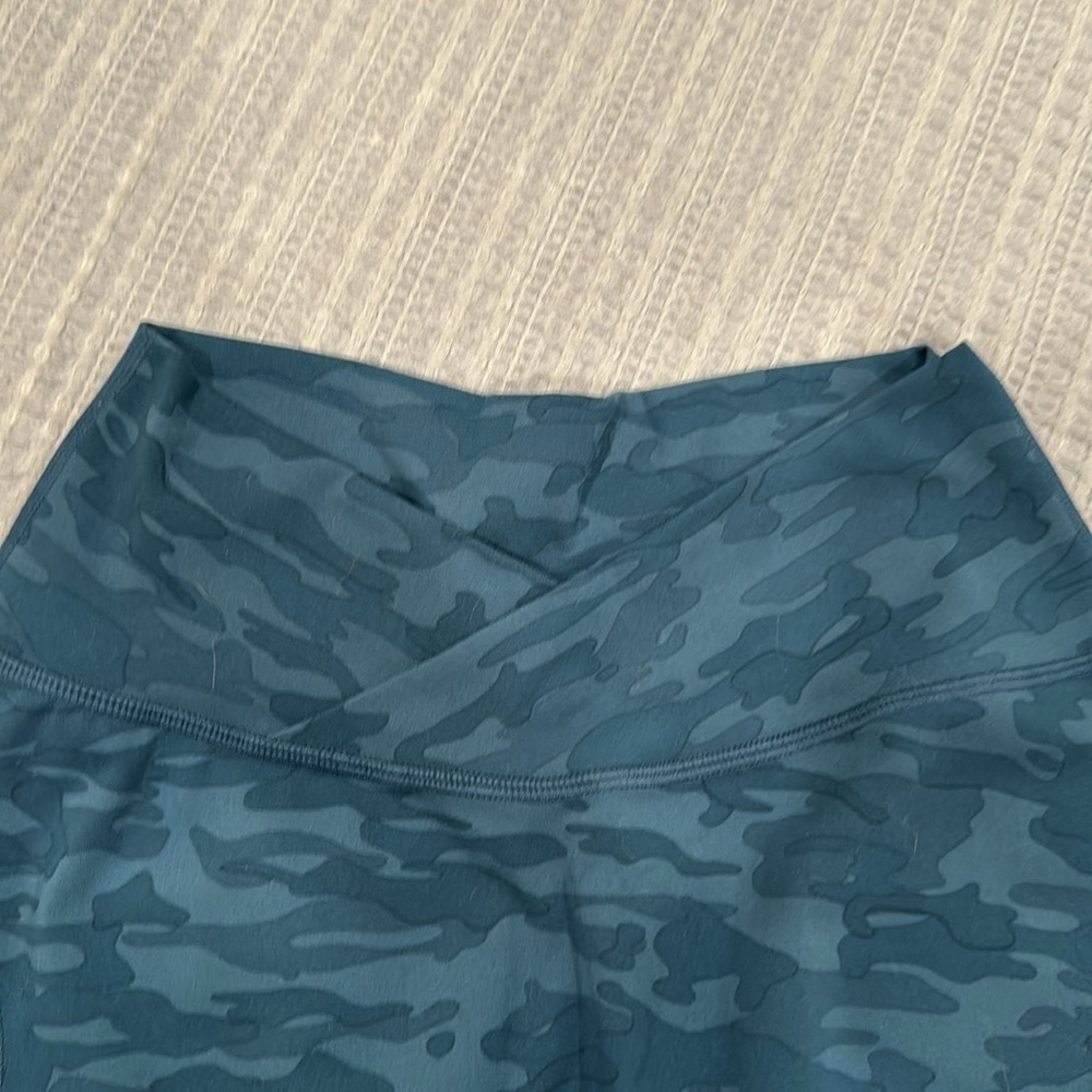 Alphalete Camo Leggings Set in Dark Green - Picture 2 of 6